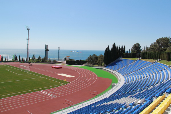 Президент открыл в «Артеке» реконструированный стадион