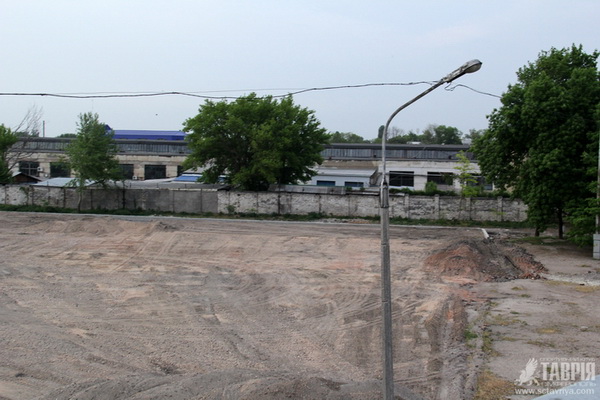 В Симферополе начали строить новое футбольное поле