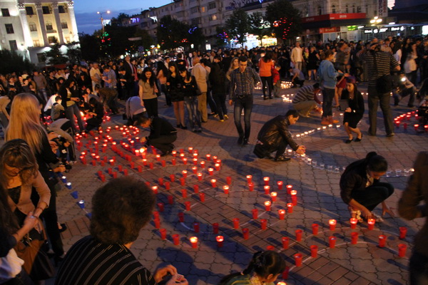 В Симферополе провели акцию «Зажги огонек в своем сердце»