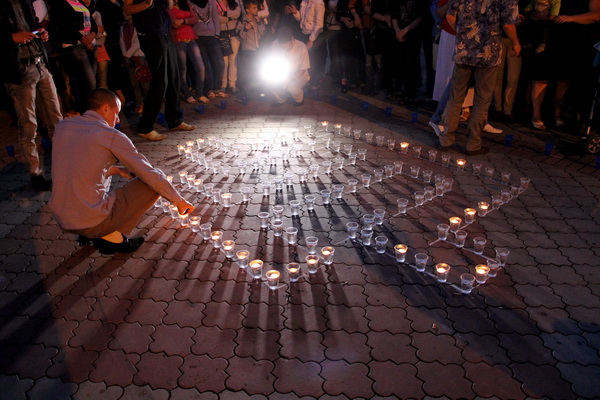 В Симферополе провели акцию «Зажги огонек в своем сердце»