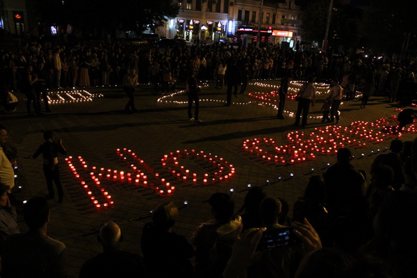 В Симферополе провели акцию «Зажги огонек в своем сердце»