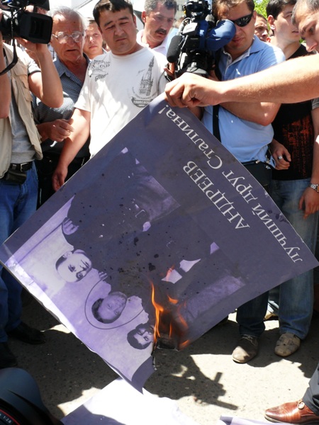 Крымские татары требуют объявить генконсула России персоной нон грата