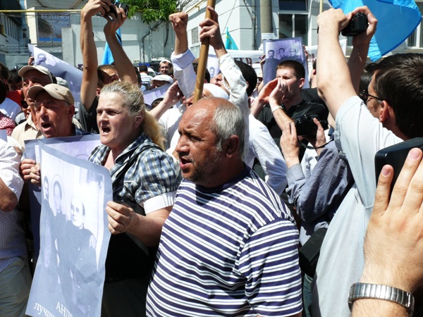 Крымские татары требуют объявить генконсула России персоной нон грата