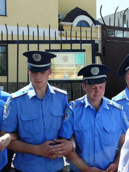 Крымские татары требуют объявить генконсула России персоной нон грата