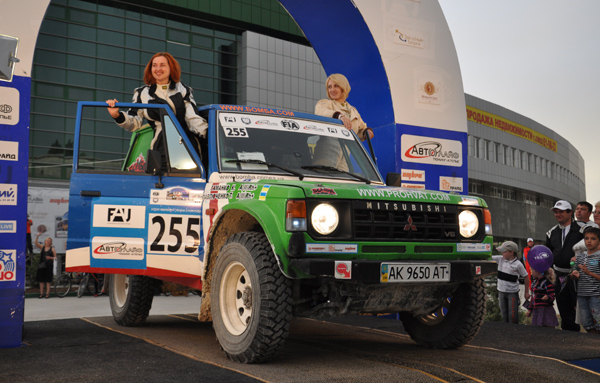 В Симферополе презентовали экипажи ралли-рейда «Крым»