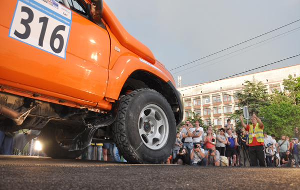 В Симферополе презентовали экипажи ралли-рейда «Крым»