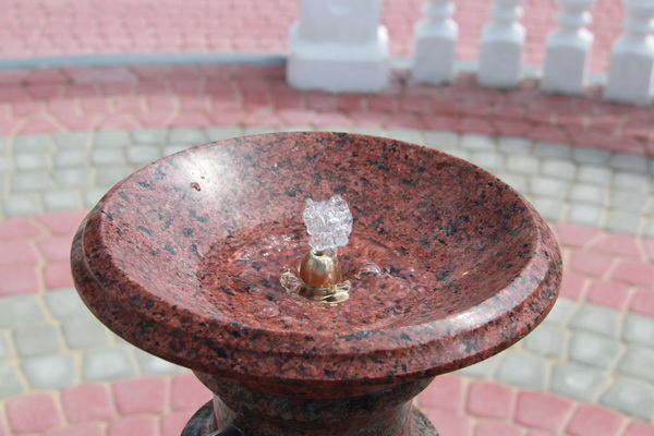 В Симферополе открыли сквер Республики