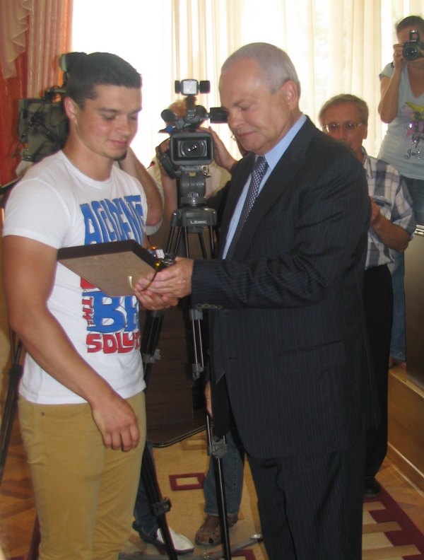 В Керчи 25 детей-сирот получили жилье