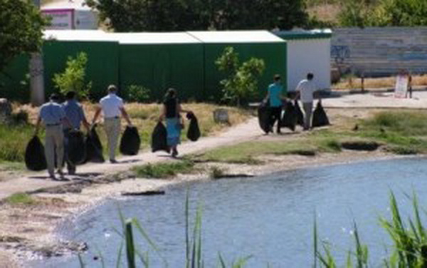 В Севастополе чистили дно возле пляжа «Омега»