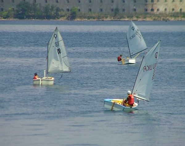 В Севастополе проходит открытый чемпионат по парусному спорту