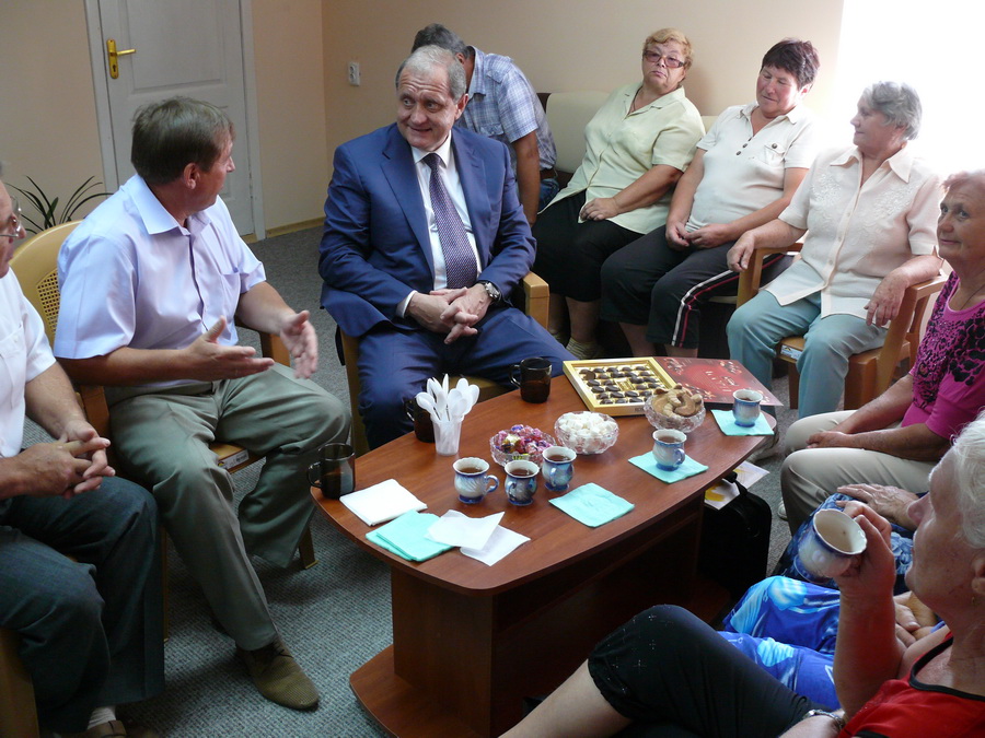 В селах Крыма нужно открывать центры услуг для пенсионеров, – Могилев