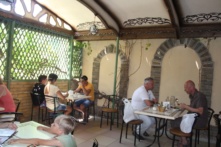 На запах чебуреков