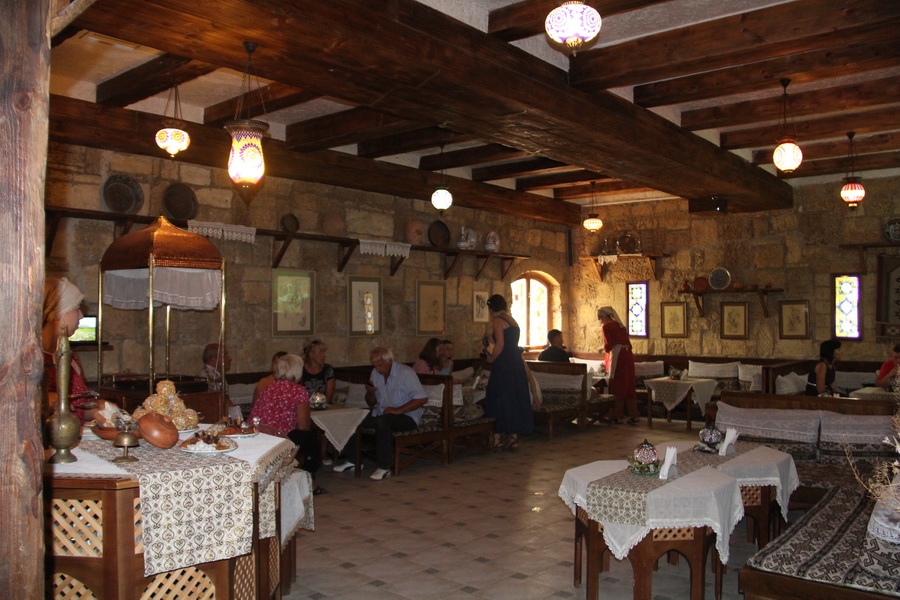 На запах чебуреков