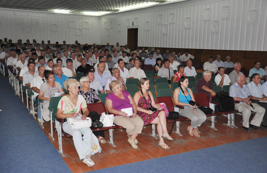 В Крыму обсудили итоги уборки зерновых и эффективность капельного орошения