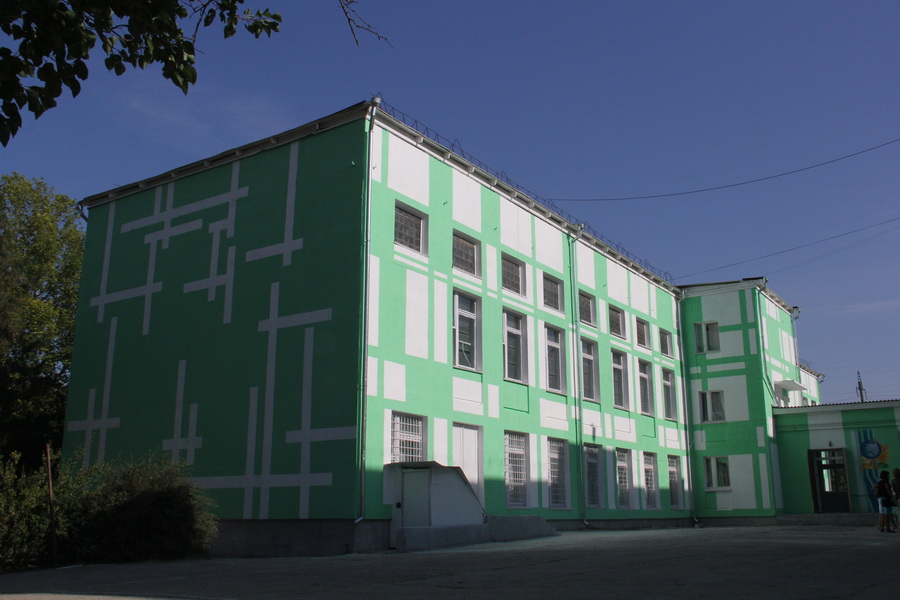 В симферопольском лицее отремонтировали кровлю и фасад