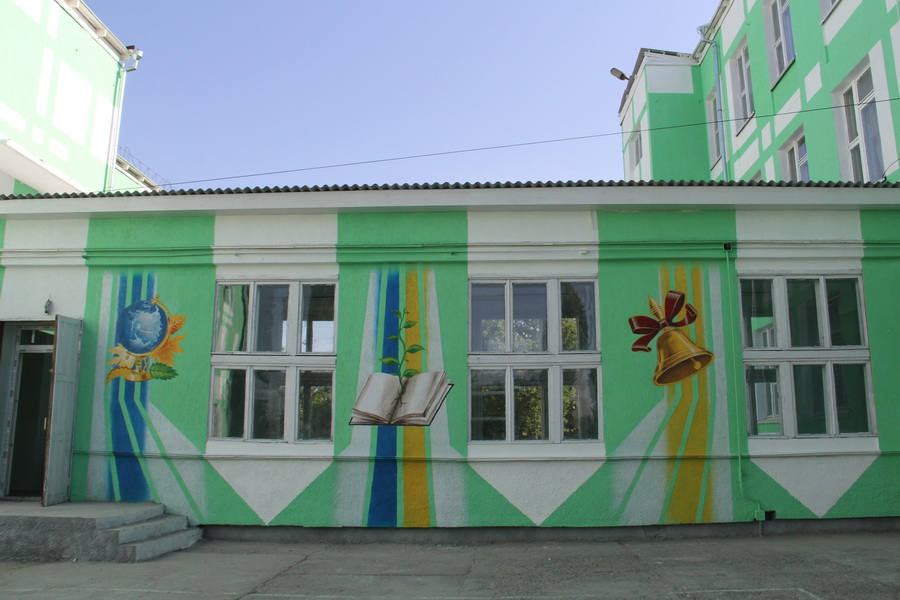 В симферопольском лицее отремонтировали кровлю и фасад