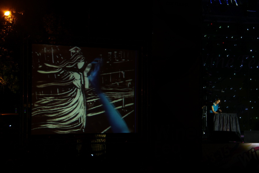 На фестивале «WineFeoFest» представили более 200 сортов вина