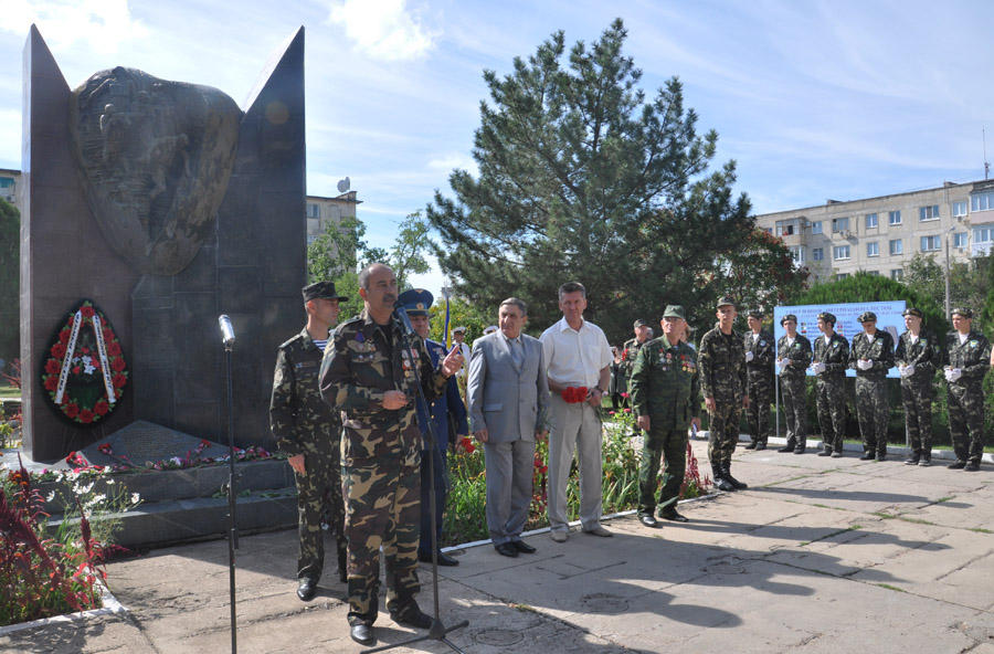 В Евпатории отметили 20-летие памятника воинам интернационалистам