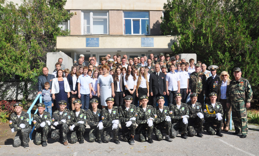 В Евпатории отметили 20-летие памятника воинам интернационалистам