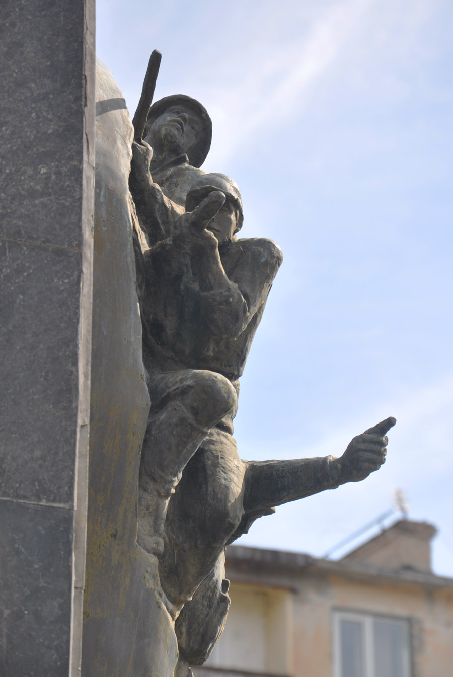 В Евпатории отметили 20-летие памятника воинам интернационалистам