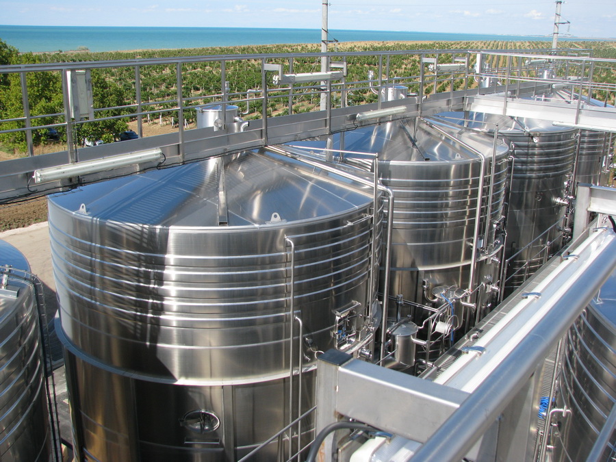 В Крыму открыли пусковой комплекс нового винзавода