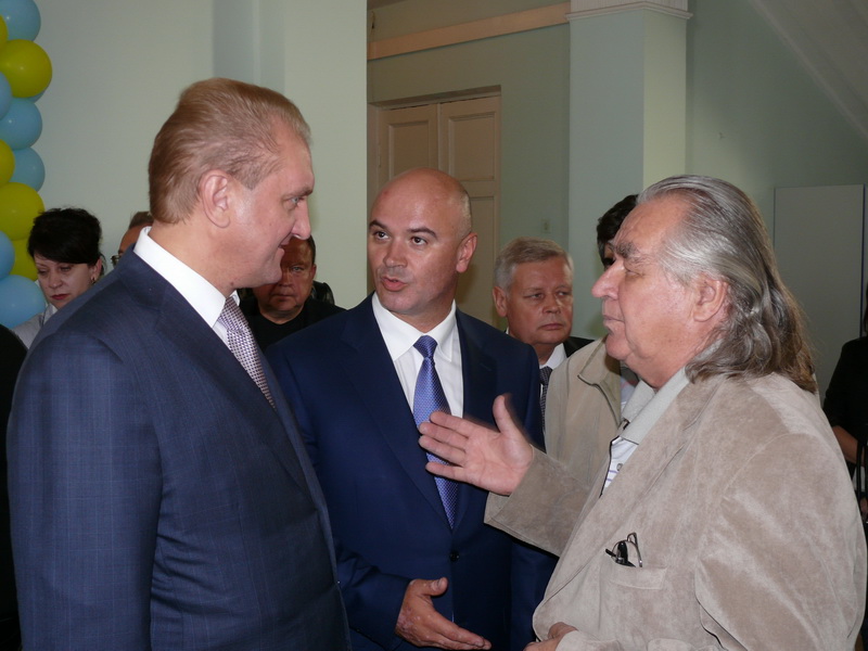 В Ялте торжественно открыли центр административных услуг