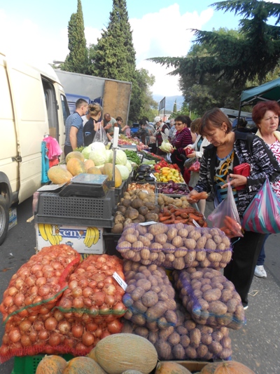 В Алуште проходит осенняя ярмарка 