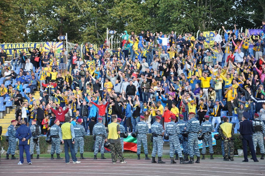 Харьковчане разгромили «Таврию» 