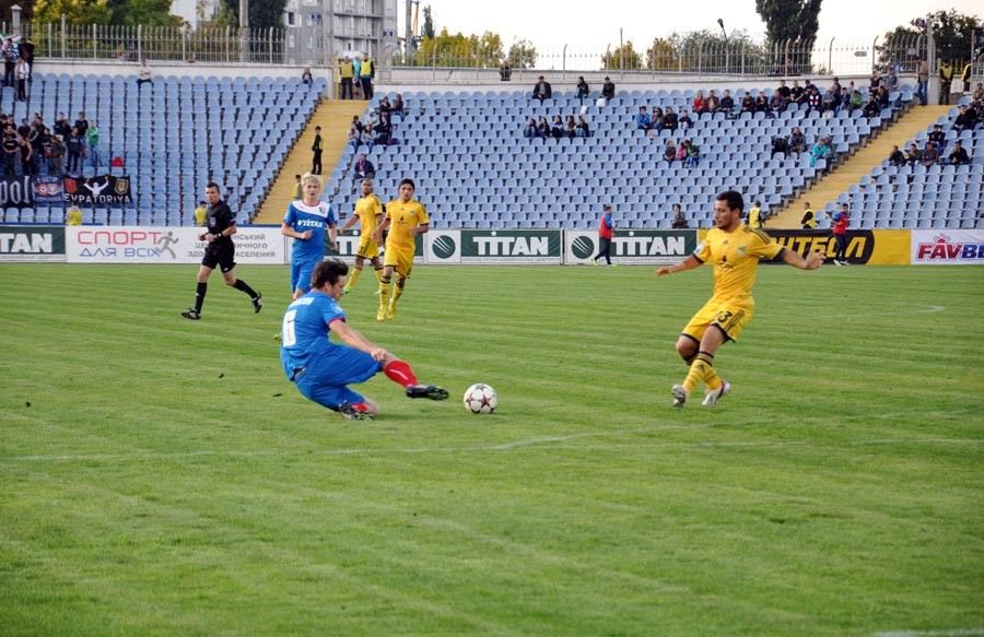 Харьковчане разгромили «Таврию» 