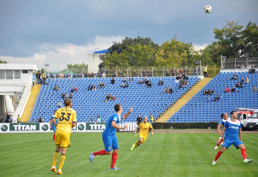 Харьковчане разгромили «Таврию» 