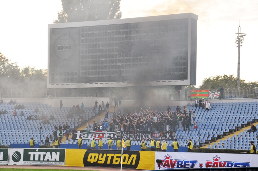 Харьковчане разгромили «Таврию» 