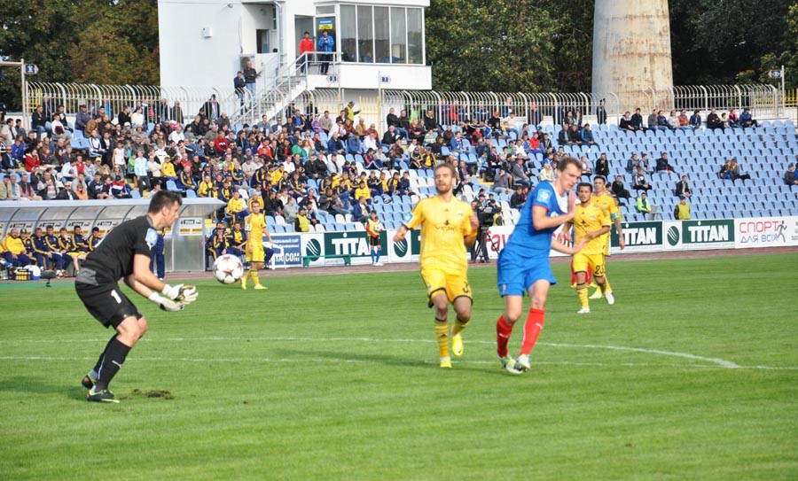 Харьковчане разгромили «Таврию» 