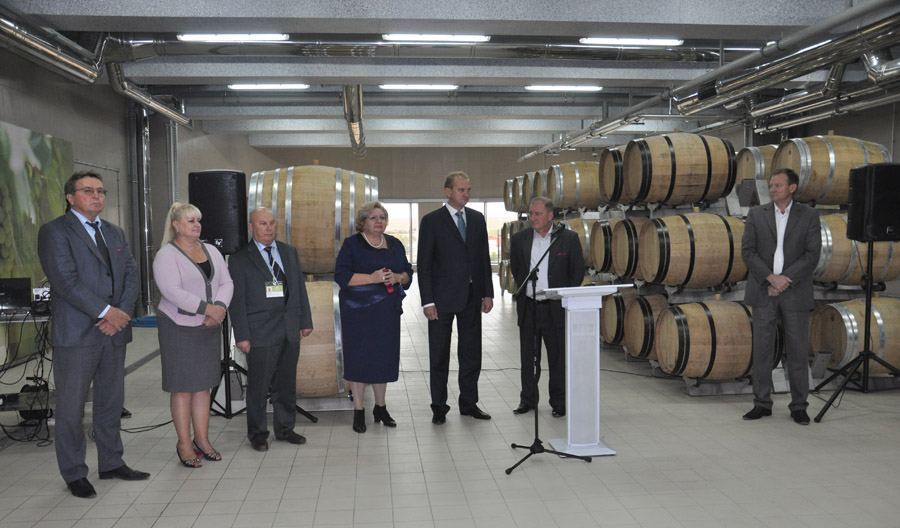 В Бахчисарайском районе открыли завод по производству элитных вин