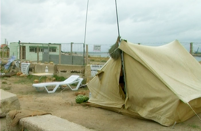 В Севастополе проходит пикет против добычи песка на мысе Фиолент