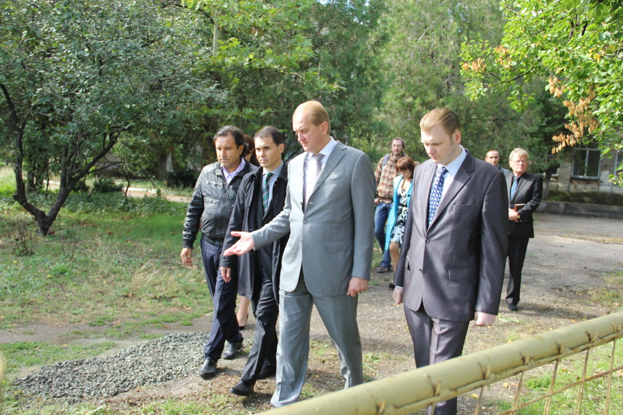 Вице-премьер Крыма проверил строительство новых детских садов