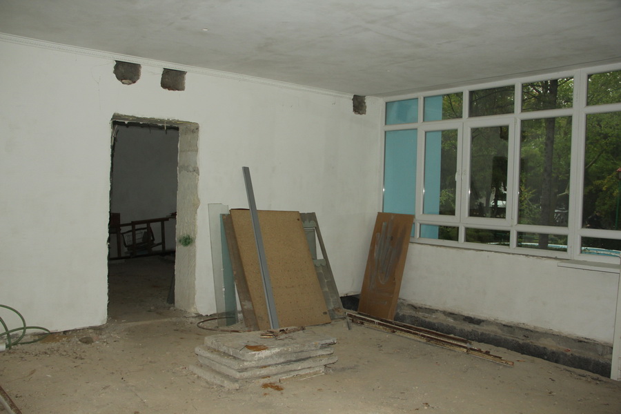 Вице-премьер Крыма проверил строительство новых детских садов