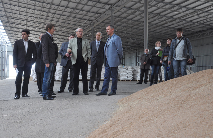 Спикер Крыма посетил агропредприятия и социальные объекты Симферопольского района