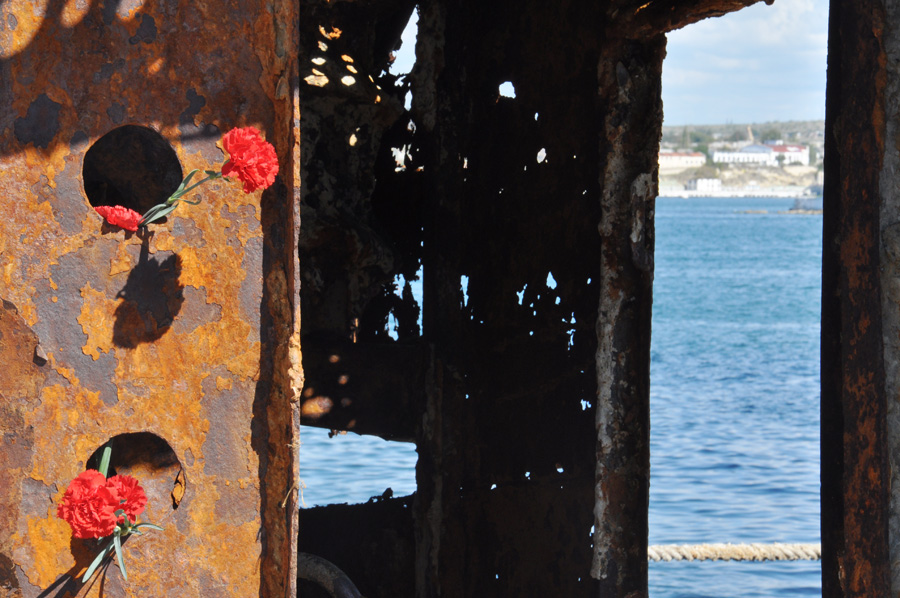 Черноморскому центру подводных исследований передали поднятые со дна орудия подлодки «Щ-216»