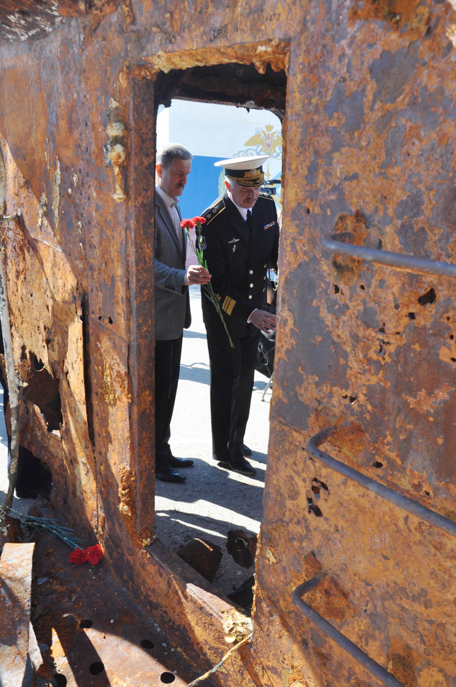 Черноморскому центру подводных исследований передали поднятые со дна орудия подлодки «Щ-216»