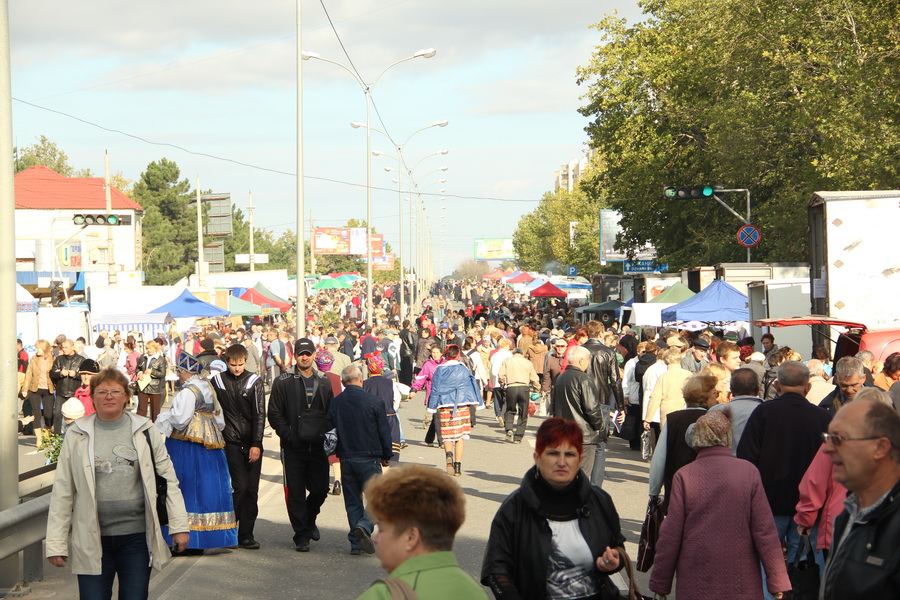 В Симферополе провели большую осеннюю ярмарку 