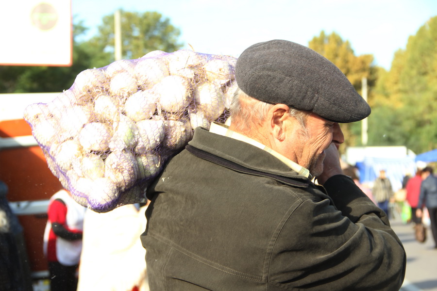 В Симферополе провели большую осеннюю ярмарку 