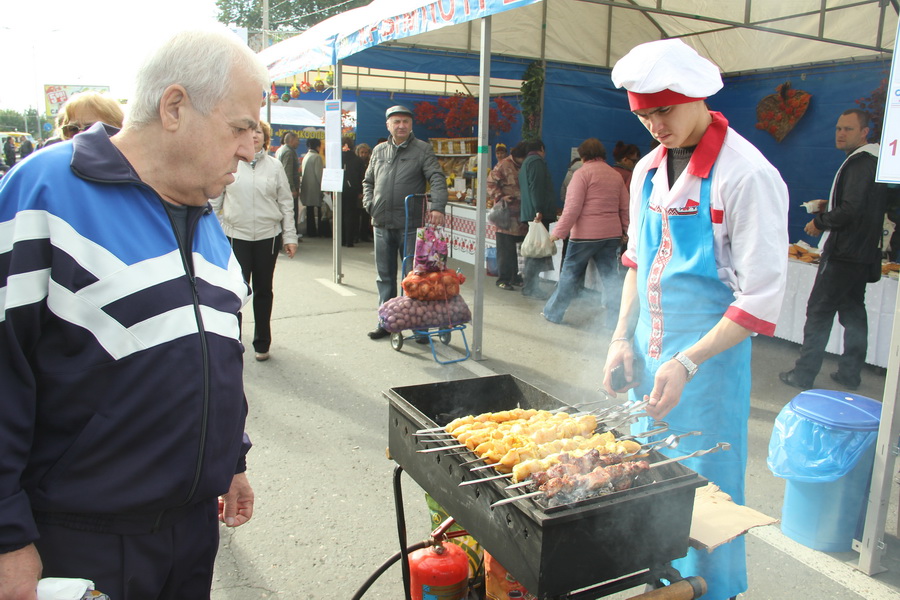 В Симферополе провели большую осеннюю ярмарку 