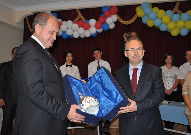 Глава Совмина посетил гимназию-интернат для одаренных детей в Бахчисарайском районе