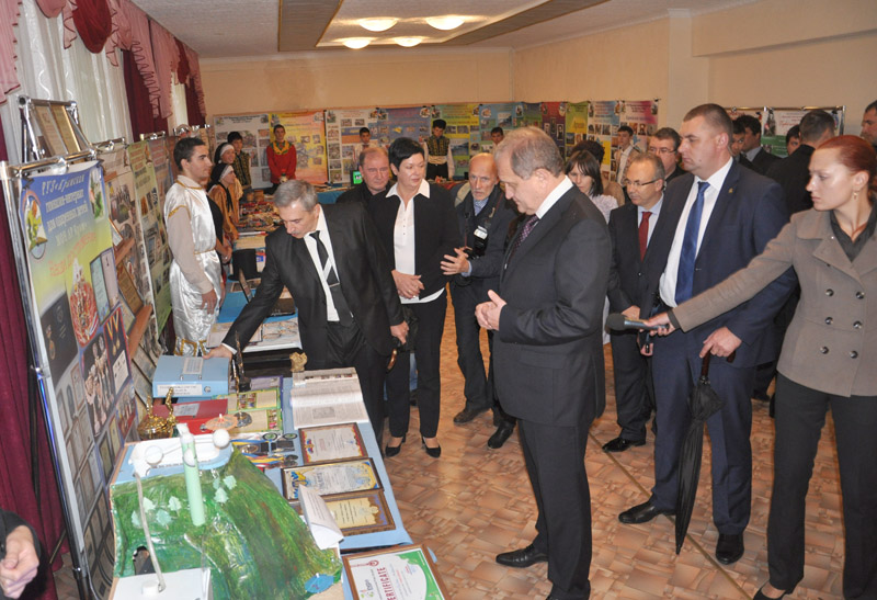 Глава Совмина посетил гимназию-интернат для одаренных детей в Бахчисарайском районе