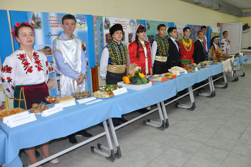 Глава Совмина посетил гимназию-интернат для одаренных детей в Бахчисарайском районе