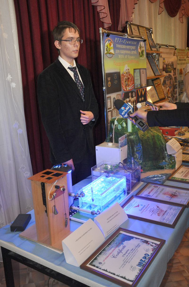 Глава Совмина посетил гимназию-интернат для одаренных детей в Бахчисарайском районе