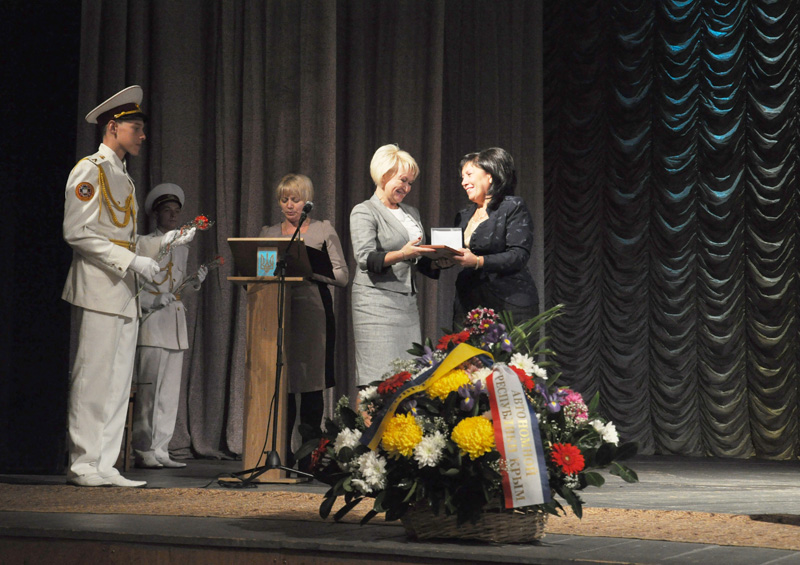 В Симферополе чествовали работников образования