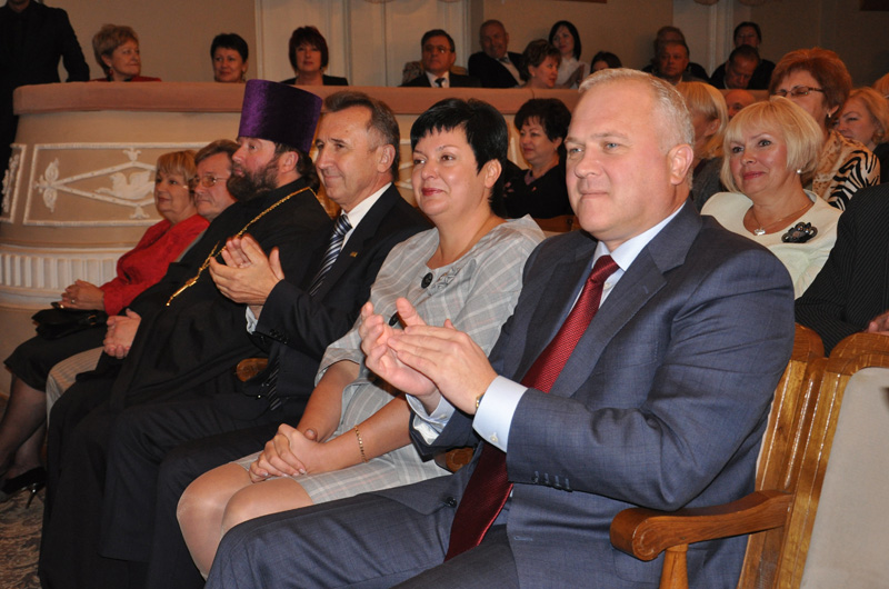 В Симферополе чествовали работников образования