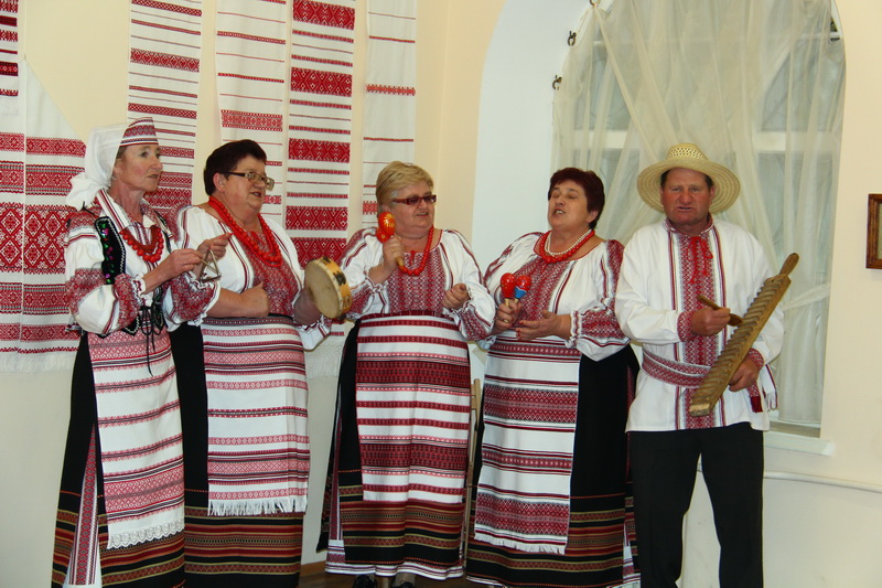 В Симферополь привезли волынскую вышивку