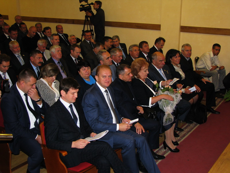 Крымские «регионалы» выдвинули своего кандидата на выборы по 44-му округу